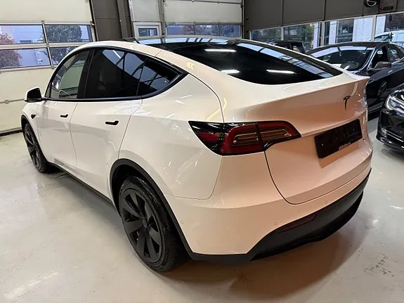 Tesla Model Y 2021 photo 5