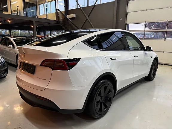 Tesla Model Y 2021 photo 3