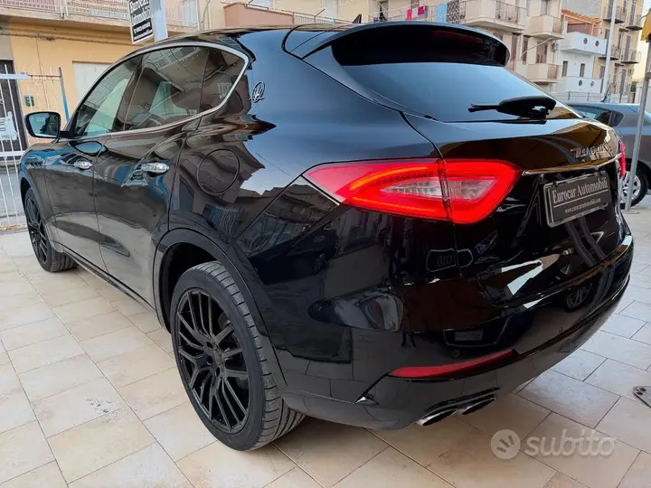 Maserati Levante 2017 photo 4