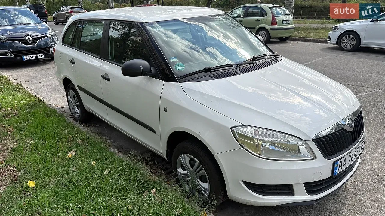 Skoda Fabia 2013 photo 2