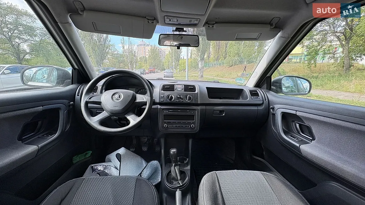 Skoda Fabia 2013 photo 3
