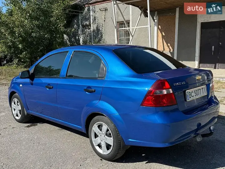 Chevrolet Aveo 2011 photo 3
