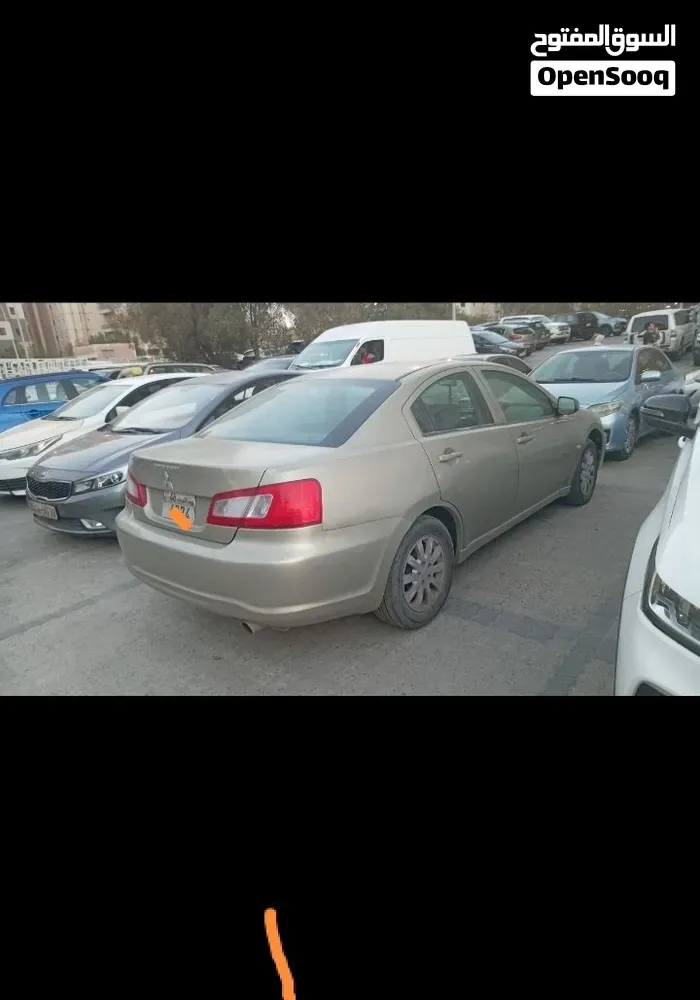 Mitsubishi Galant 2010 photo 2