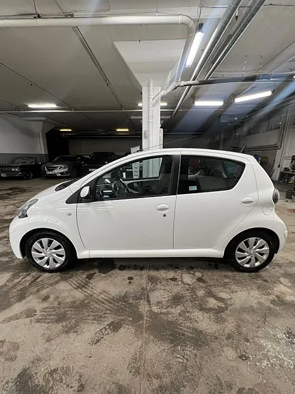 Toyota Aygo 2013 photo 2