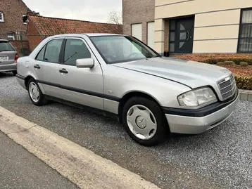 Mercedes-Benz C180