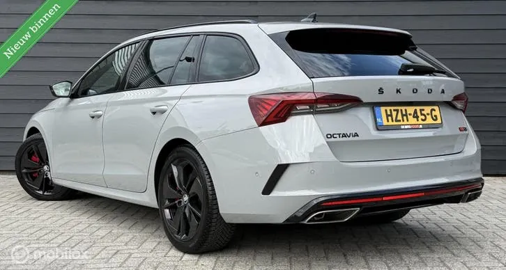 Skoda Octavia 2021 photo 2