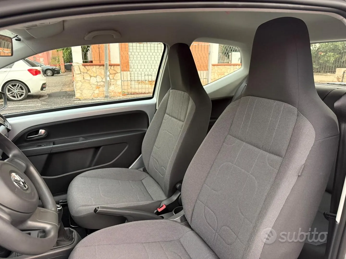 Volkswagen Up 2014 photo 5