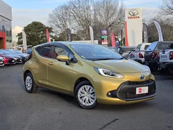 Toyota Aqua 2021 photo 2