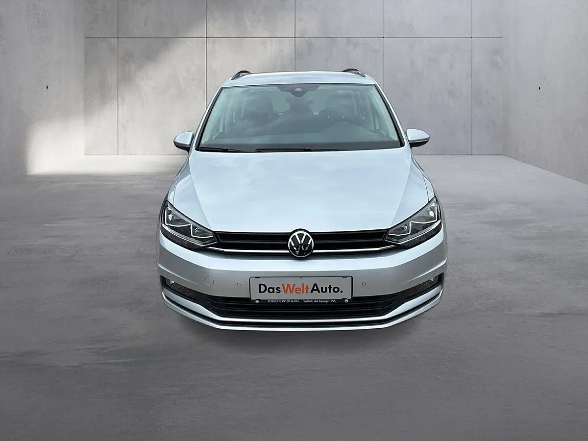 Volkswagen Touran 2023 photo 2