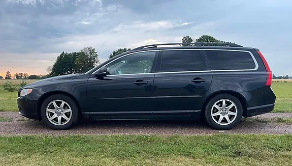Volvo V70 2012 photo 3