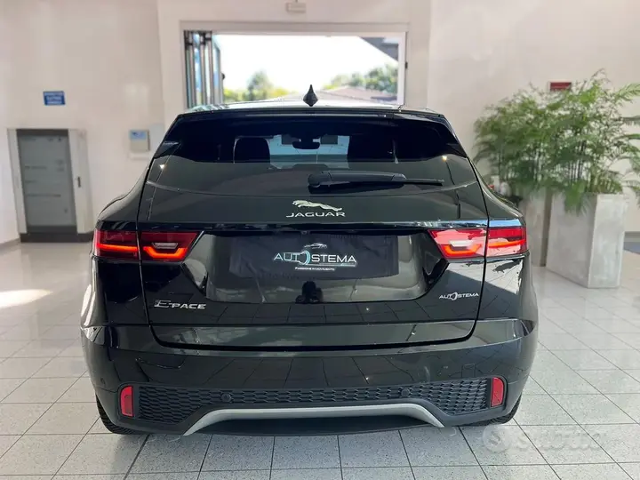 Jaguar E-Pace 2018 photo 5