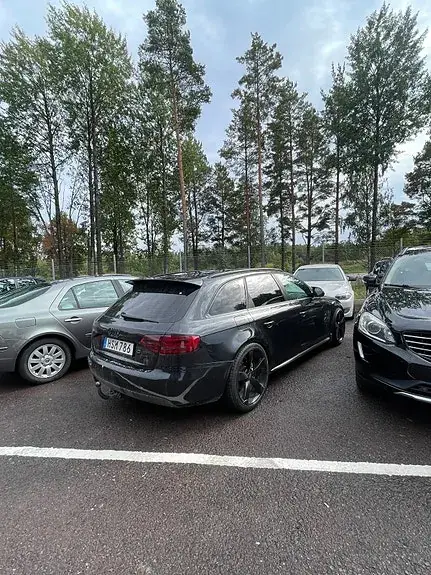 Audi A4 2009 photo 2