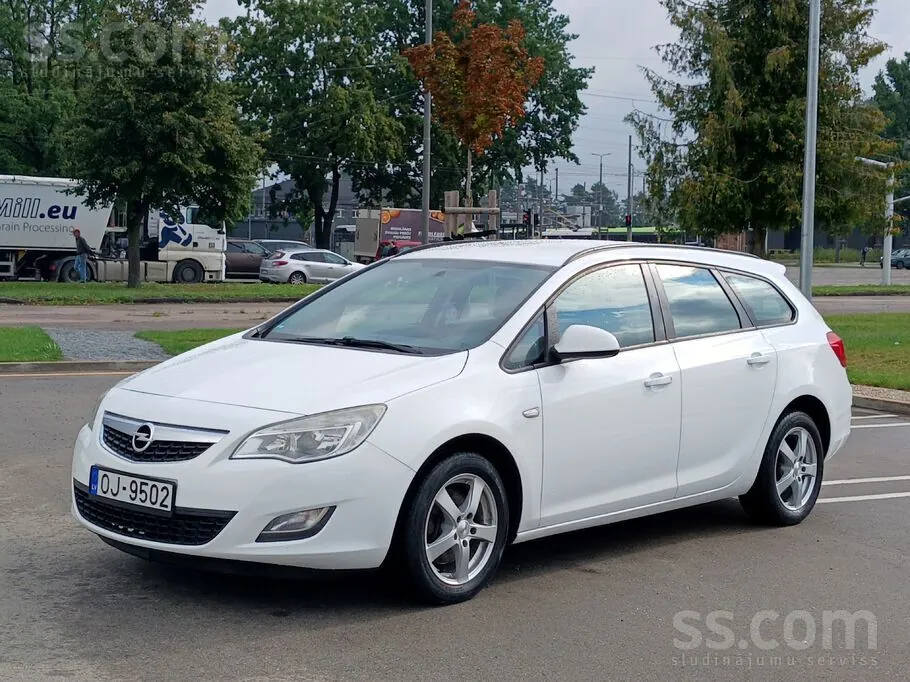 Opel Astra 2011 photo 5