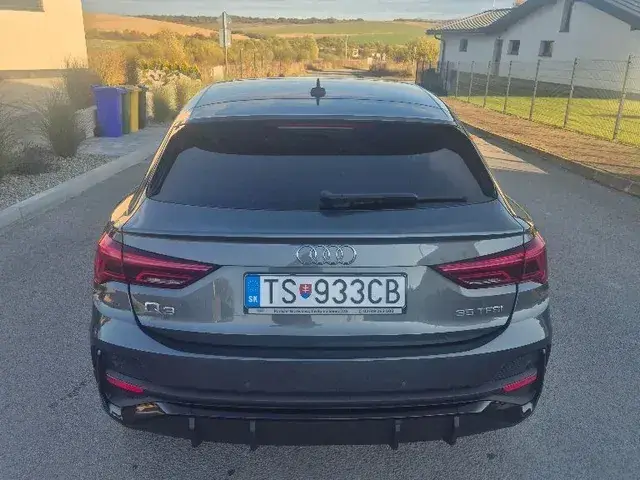 Audi Q3 2023 photo 3