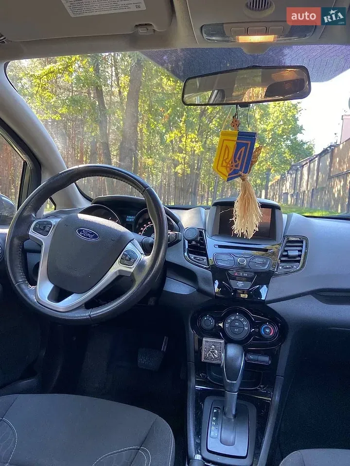 Ford Fiesta 2016 photo 2