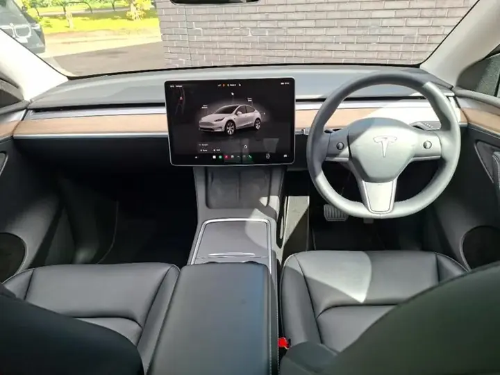 Tesla Model Y 2023 photo 3