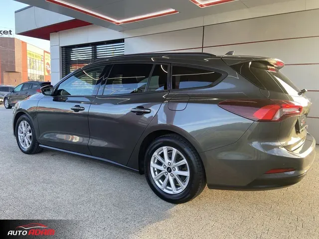 Ford Focus 2022 photo 3