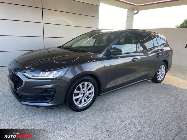Ford Focus 2022 photo 2