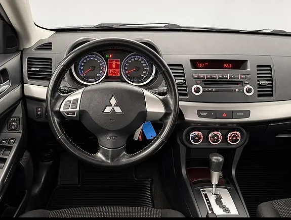 Mitsubishi Lancer 2010 photo 2