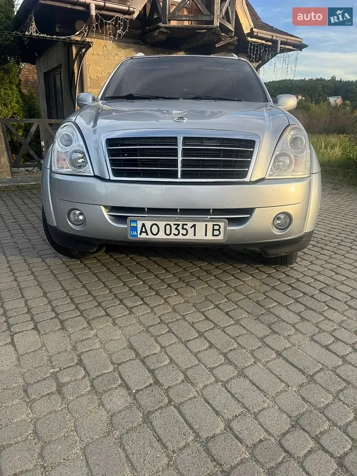 KG Mobility Rexton 2009 photo 2