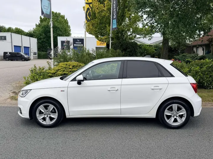 Audi A1 Sportback 2017 photo 2