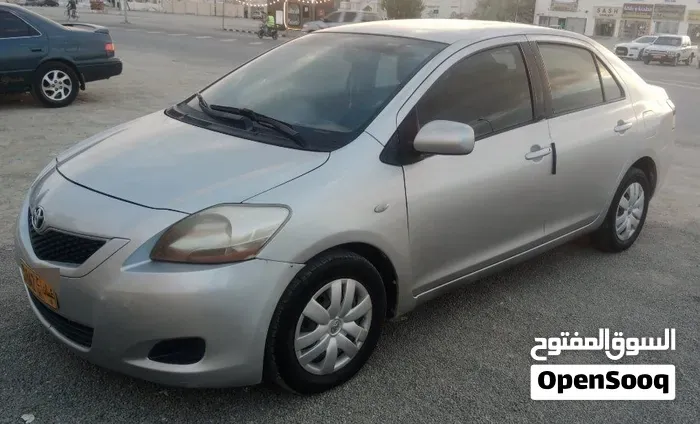 Toyota Yaris 2010 photo 2