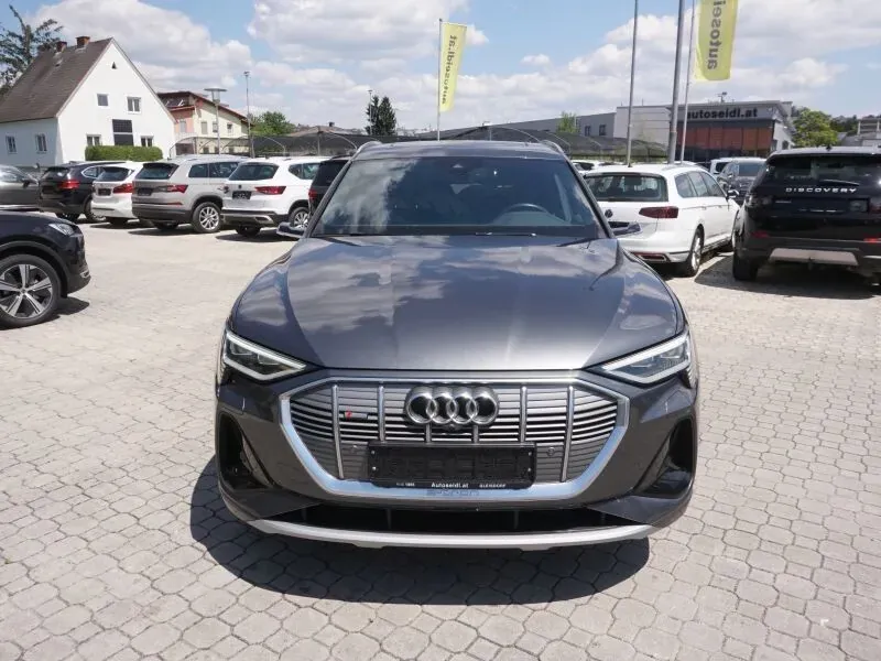 Audi E-Tron 2020 photo 2