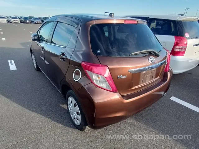 Toyota Vitz 2012 photo 3