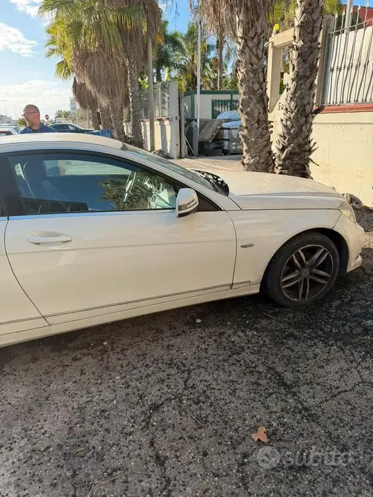 Mercedes-Benz C 2011 photo 3
