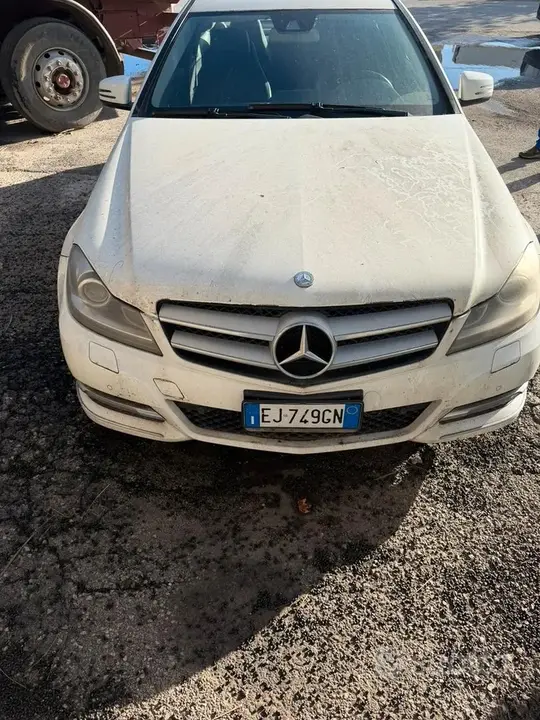 Mercedes-Benz C 2011 photo 4
