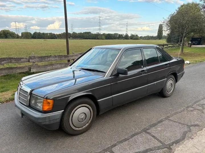 Mercedes-Benz 190D