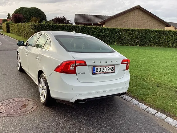 Volvo S60 2016 photo 2