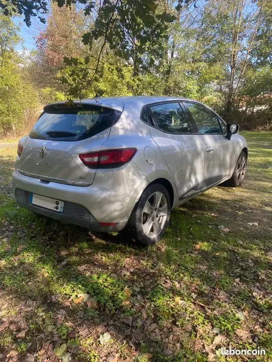 Renault Clio 2016 photo 2