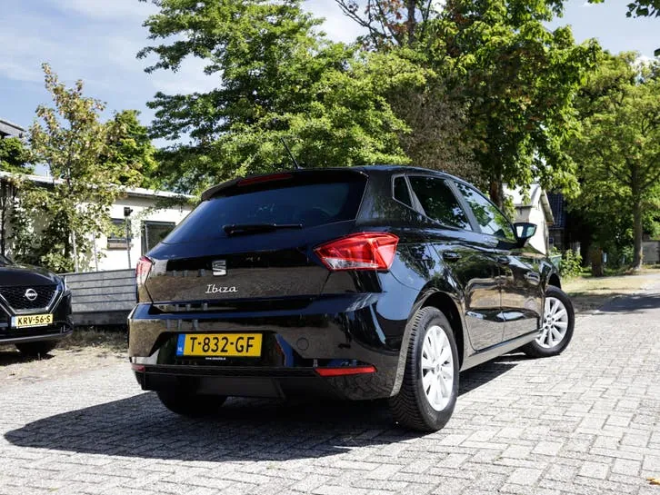 Seat Ibiza 2023 photo 2