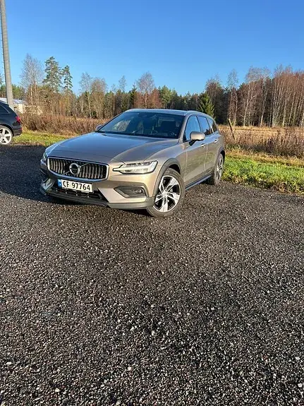 Volvo V60 Cross Country 2019 photo 3