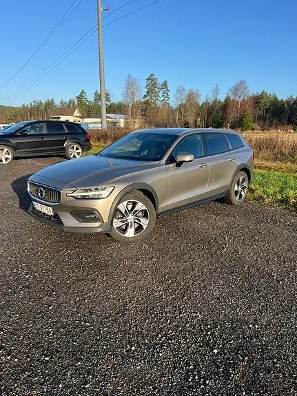 Volvo V60 Cross Country 2019 photo 5