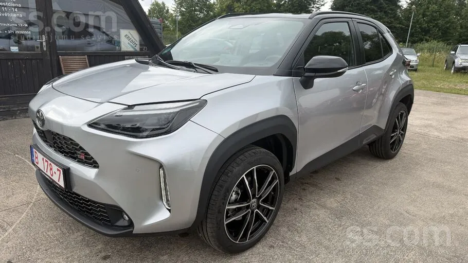 Toyota Yaris 2024 photo 2