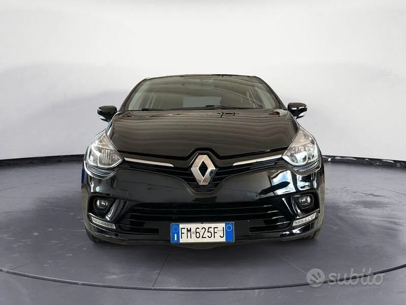 Renault Clio 2017 photo 2