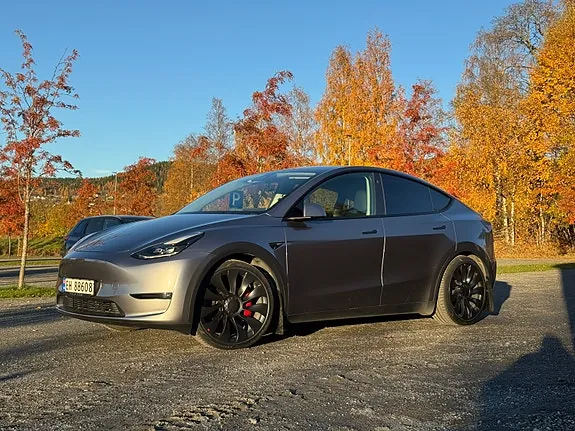 Tesla Model Y 2024 photo 3