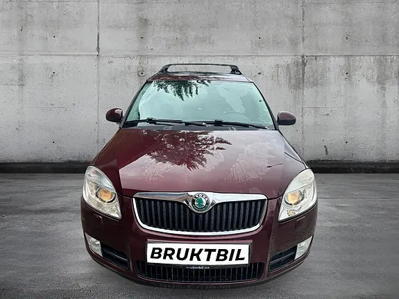 Skoda Roomster 2010 photo 2