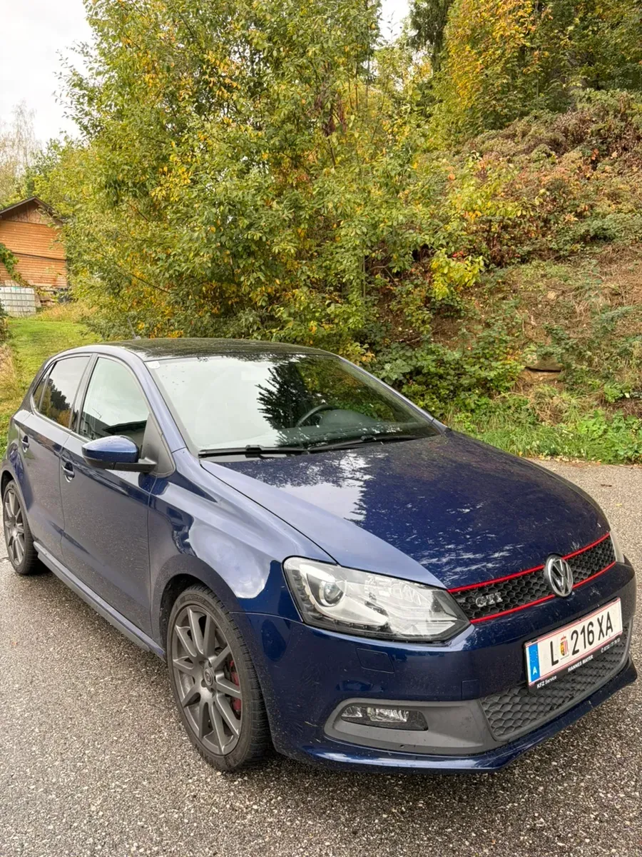 Volkswagen Polo 2012 photo 2