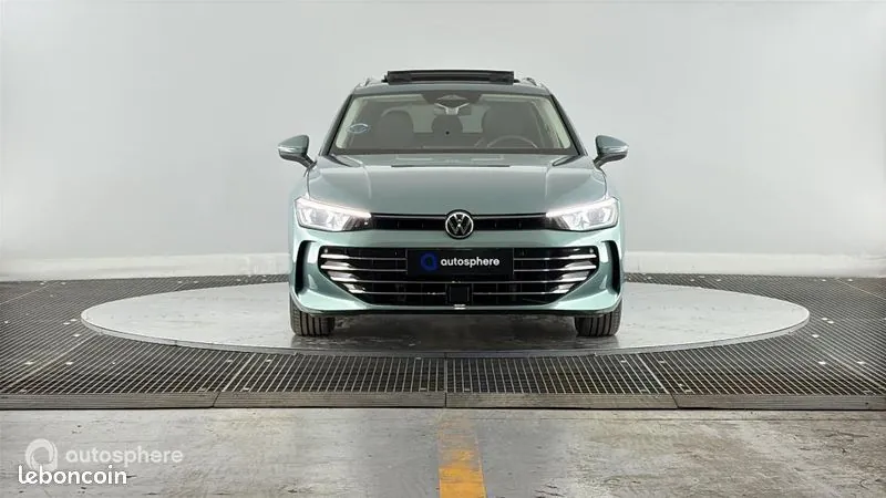Volkswagen Passat 2024 photo 2