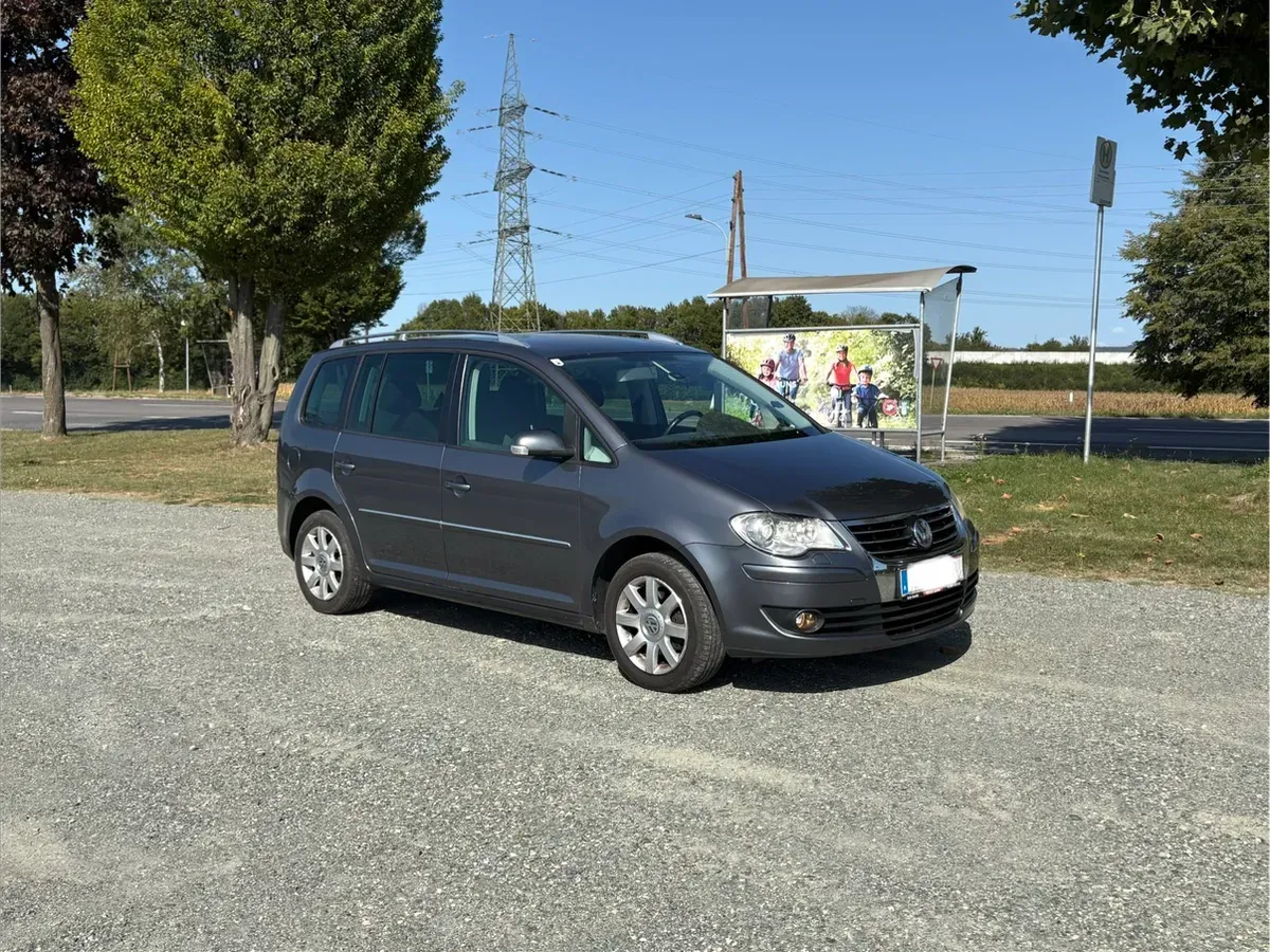 Volkswagen Touran 2006 photo 2