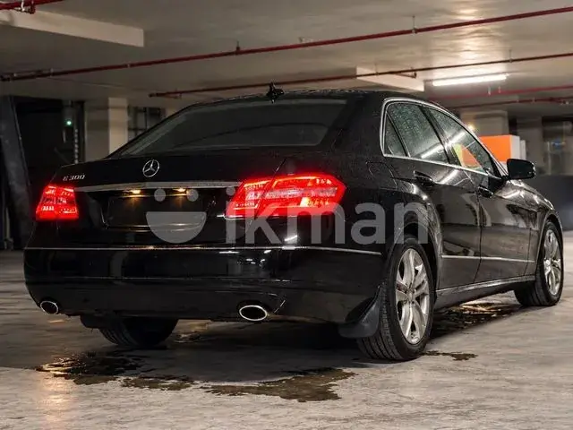 Mercedes-Benz E300 2011 photo 3