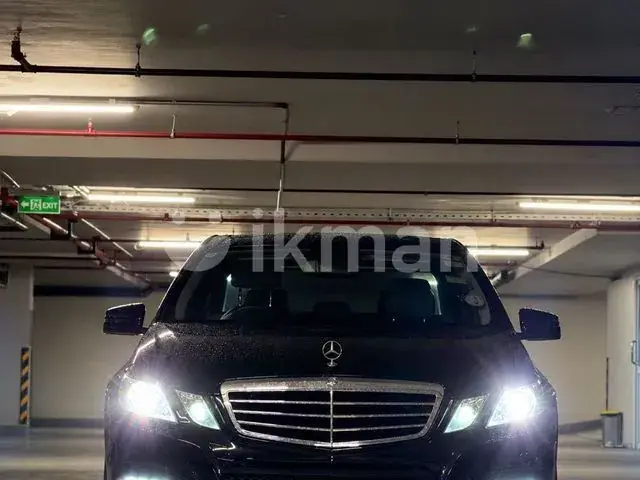 Mercedes-Benz E300 2011 photo 2