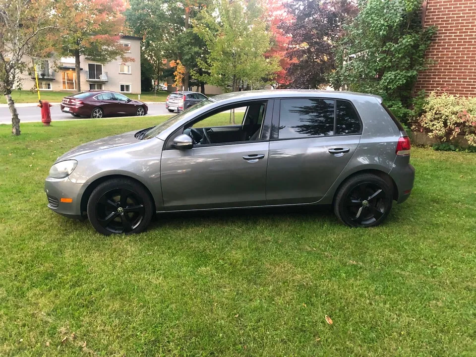 Volkswagen Golf 2011 photo 2