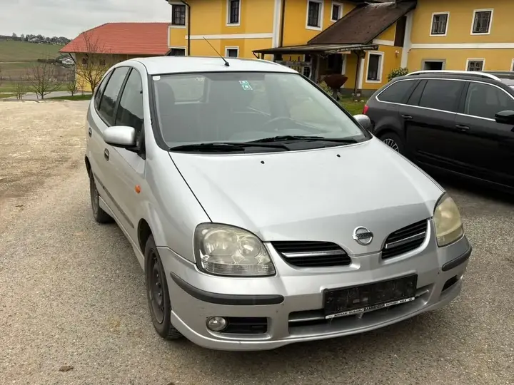 Nissan Almera
