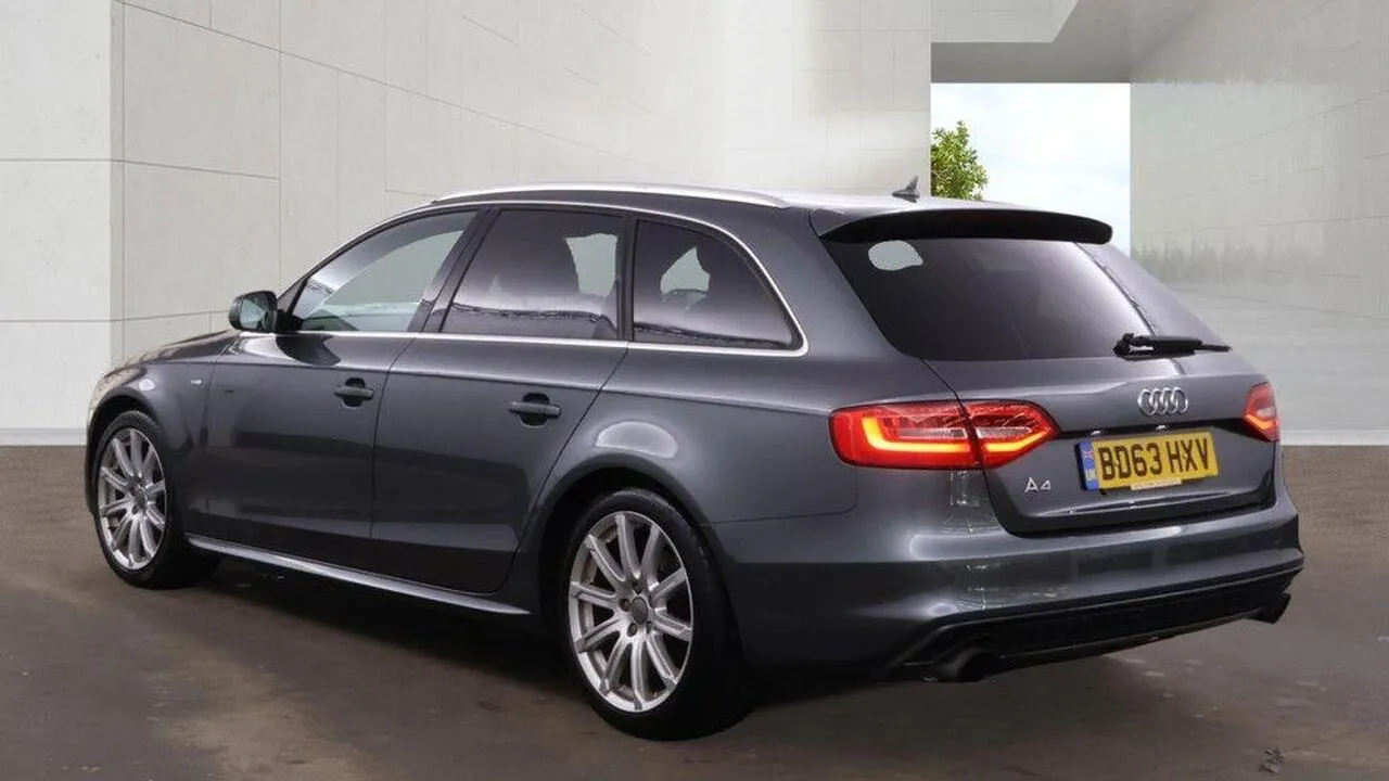 Audi A4 2013 photo 3