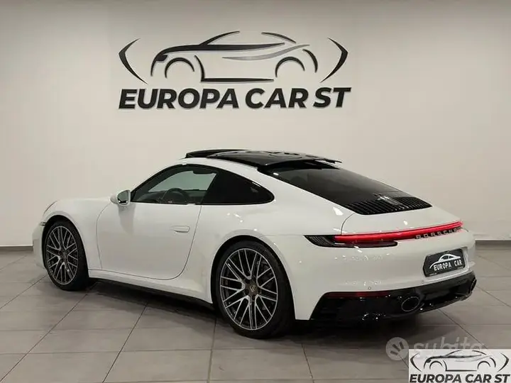 Porsche 911 2022 photo 4
