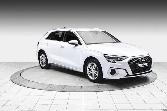 Audi A3 2021 photo 2